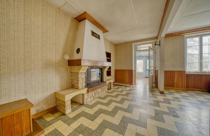 Maison en Pierre 5 pièces de 119 m² à Genouillé — photo 2