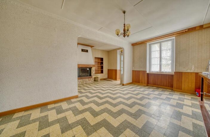 Maison en Pierre 5 pièces de 119 m² à Genouillé — photo 4