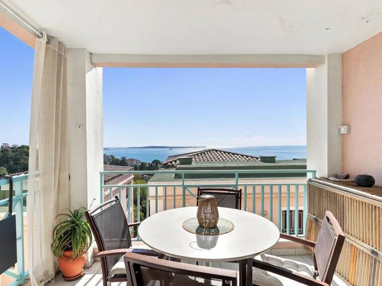 Appartement 2 pièces de 41 m² situé à Cannes — photo 1