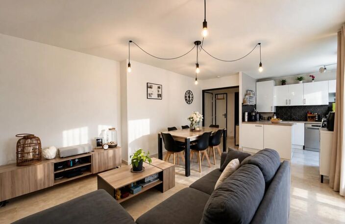 VILLEURBANNE –T3 DE 64 M² – BALCON – GARAGE – CAVE – DOMOTIQUE — photo 2