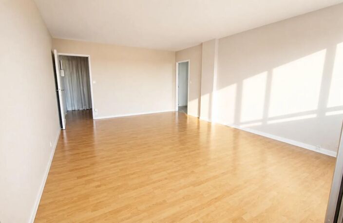Appartement 2 pièces 64m²  avec balcon, garage et cave - Besançon Avenue Clémenceau — photo 2