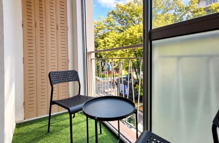 Appartement T2 de 35 m2 avec loggia - Marseille 13009 — photo 2