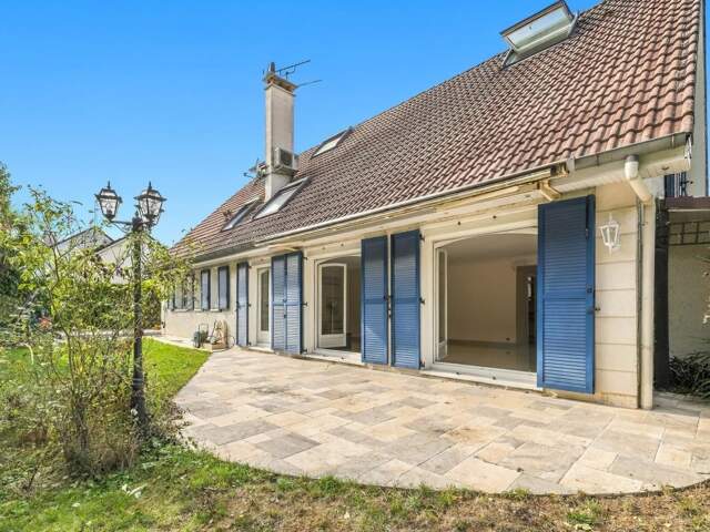 Maison de 7 pièces de 250 m² à Ballainvilliers — photo du bien