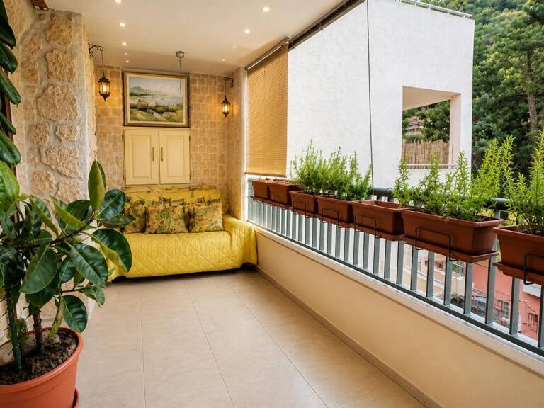 Menton Appartement de 4 pièces de 85 m² avec terrasse, cave et parking — photo 1