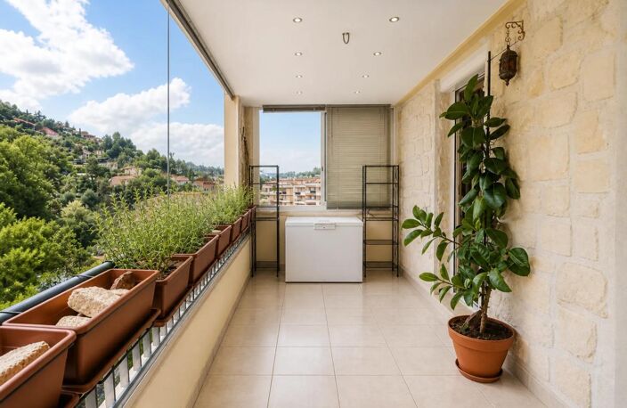 Menton Appartement de 4 pièces de 85 m² avec terrasse, cave et parking — photo 2