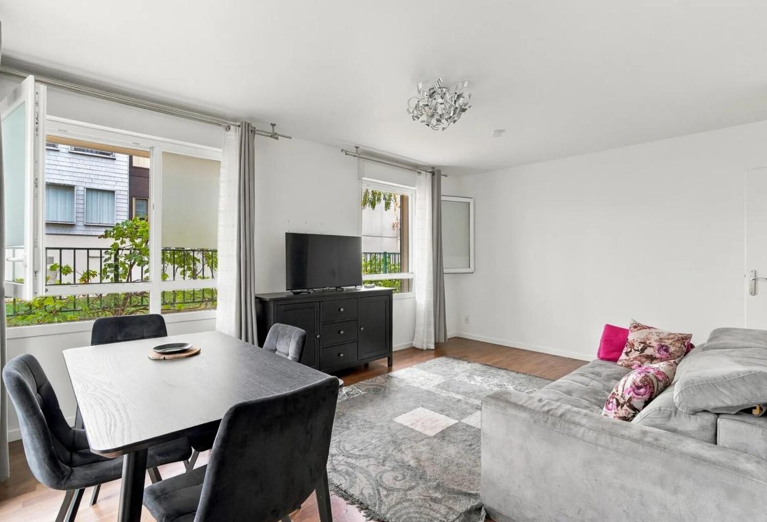 Appartement 3 pièces de 61 m² à La Courneuve — photo 1