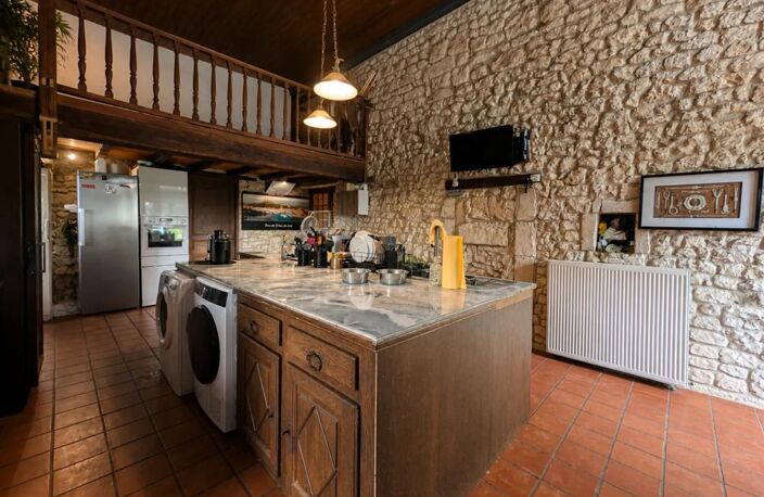 Maison de caractère 212 m² avec piscine et terrain de 3000 m² — photo 3