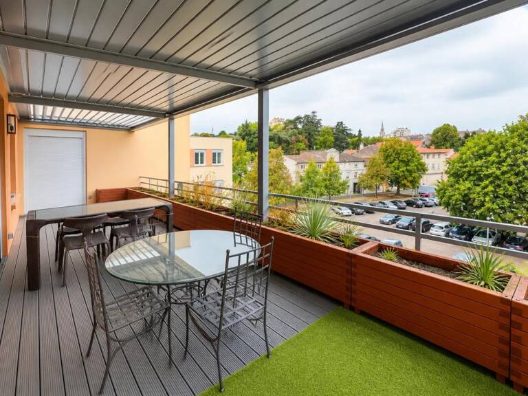 Appartement de 6 pièces de 138 m² à Saint-Chamond — photo 1