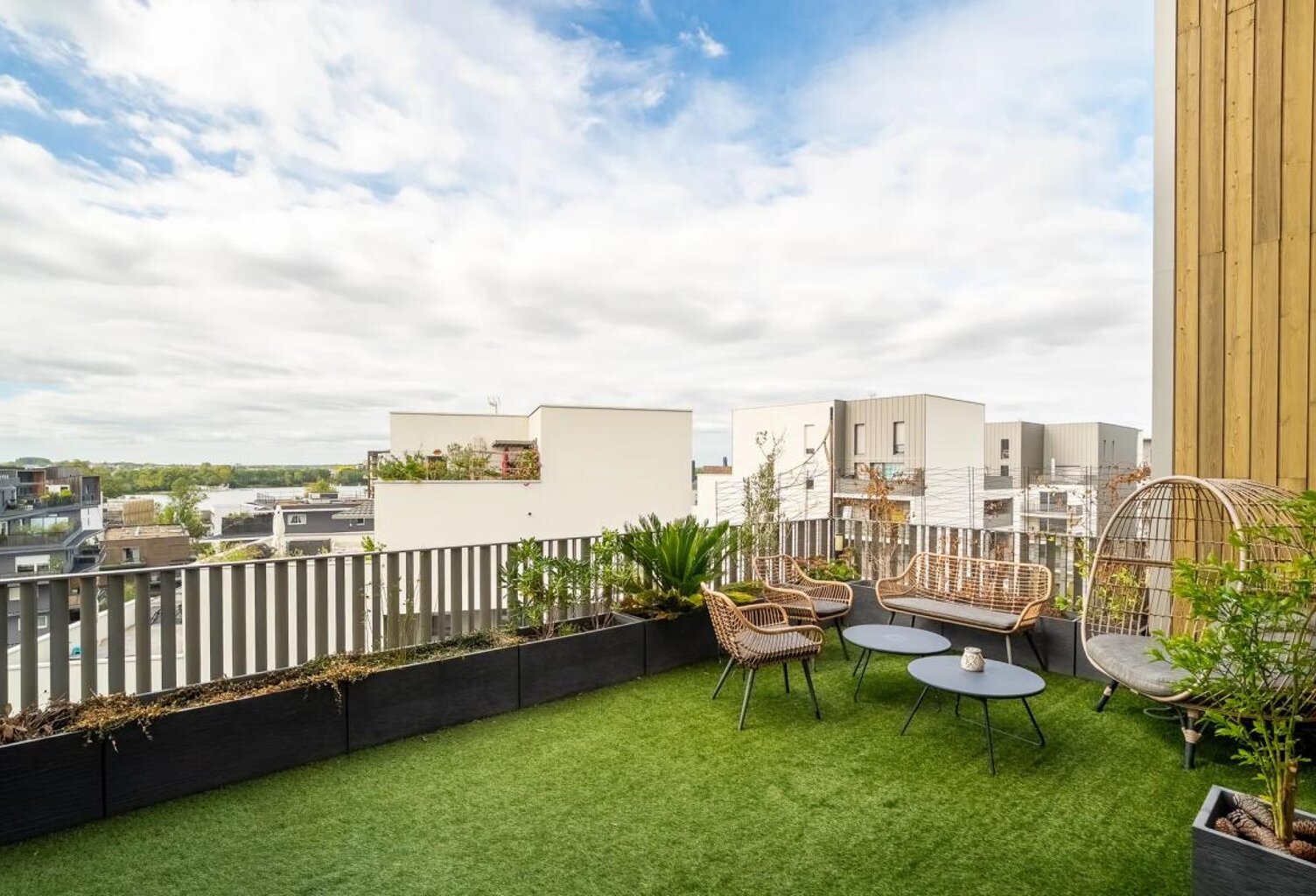 Appartement T5 de 117 m² situé à Bordeaux — photo 1