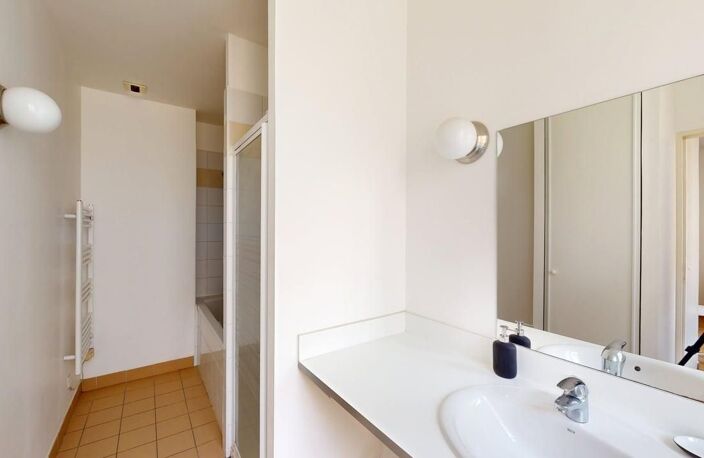 Appartement à vendre - T3 Entièrement rénové - 2e arrondissement — photo 5