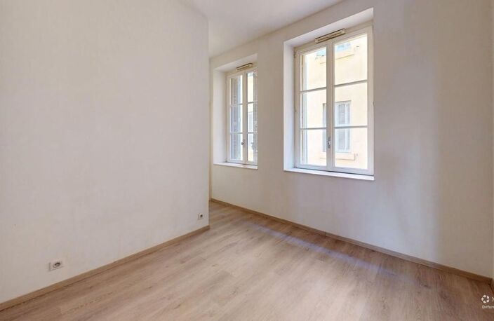 Appartement à vendre - T3 Entièrement rénové - 2e arrondissement — photo 5