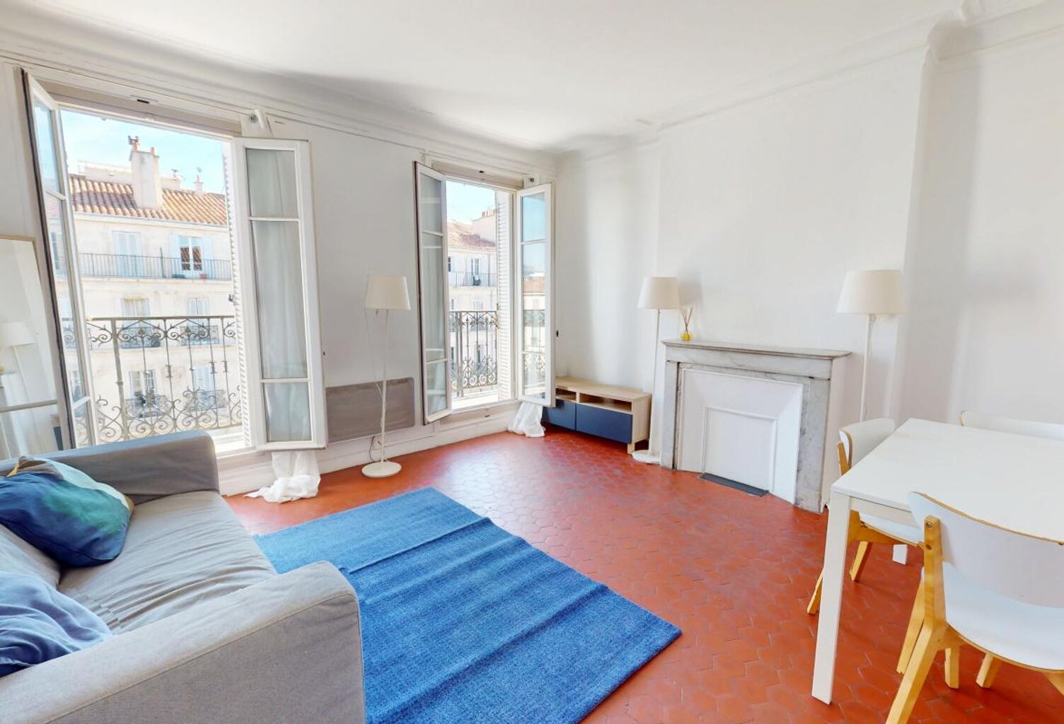 Appartement À Vendre - T2 - 46.2 proche de la Joliette — photo 1
