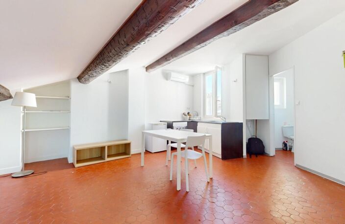 Appartement À Vendre - studio mansardé - proche de La Joliette — photo 3