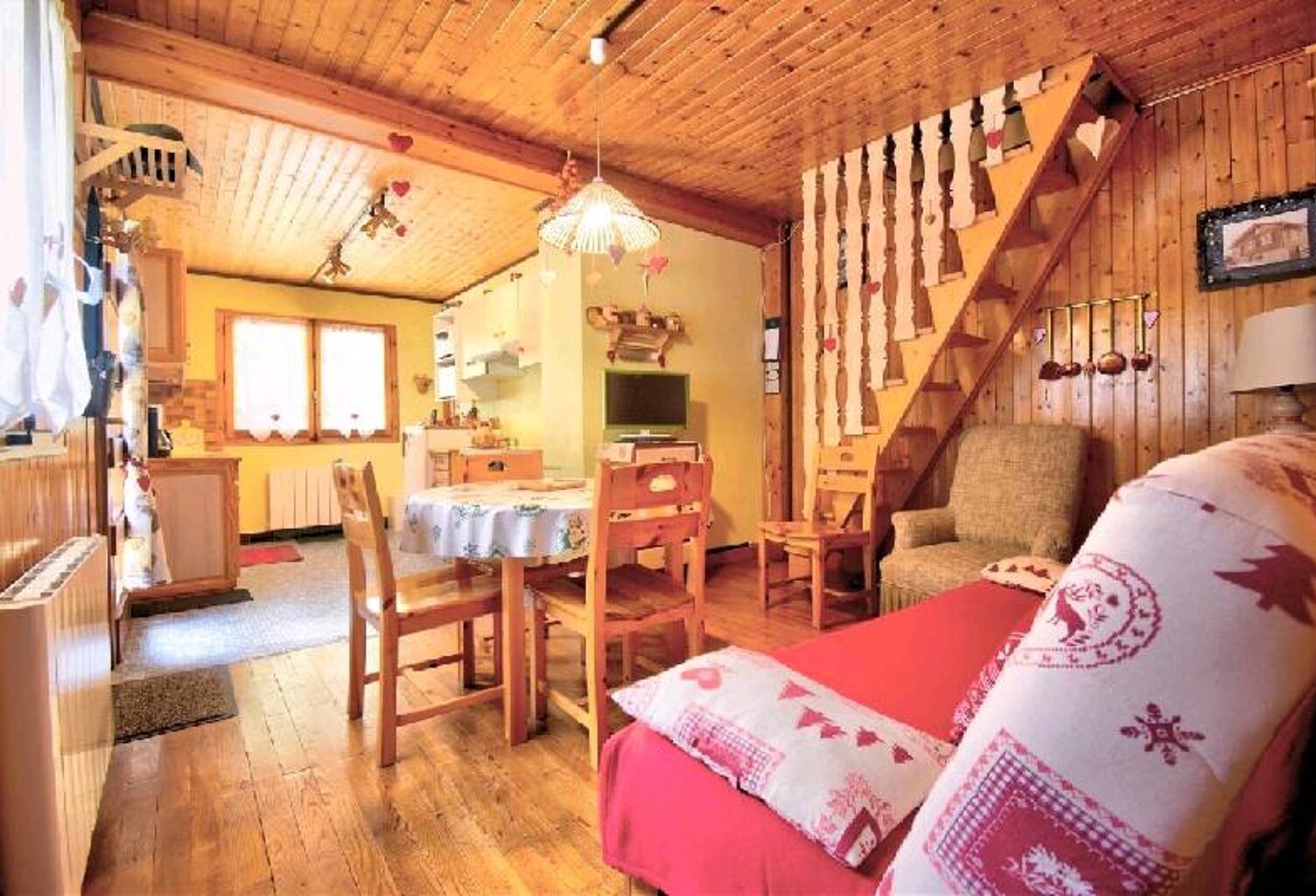 Location maison   à Saint-Jean-d'Aulps (74430) — photo 1