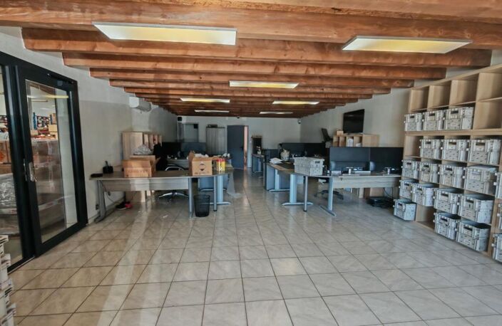 Bien Commercial À Vendre — photo 5