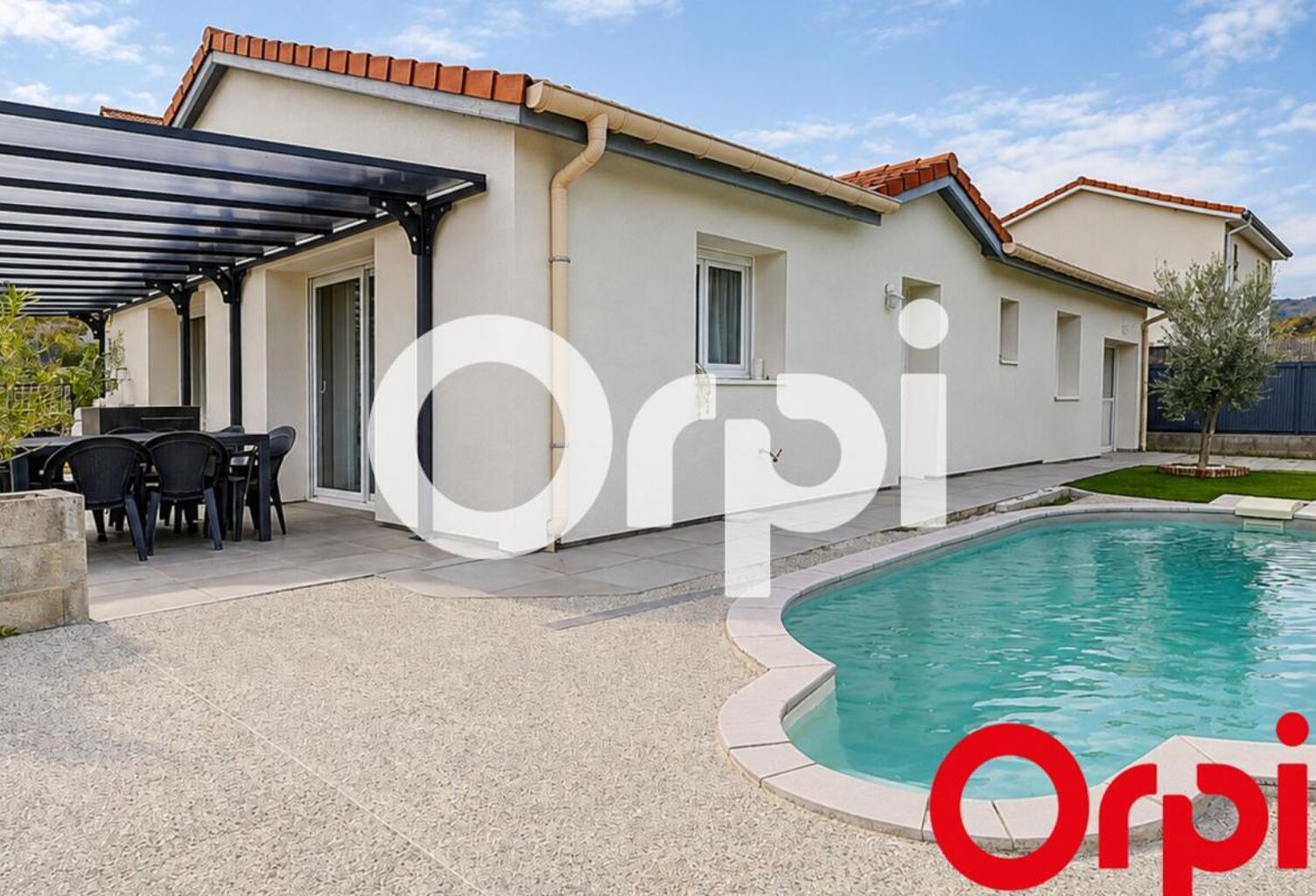 Saint-Chamond – Maison de plain-pied avec piscine, 4 chambres et DPE B — photo 1