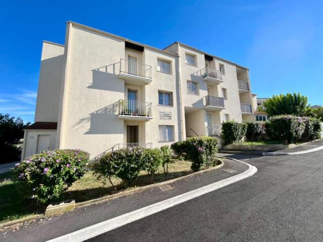 Appartement À Vendre — photo du bien