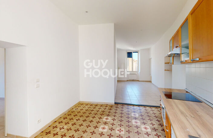 Carpentras - T2 de 48 m² - rénové et lumineux en centre-ville — photo 2