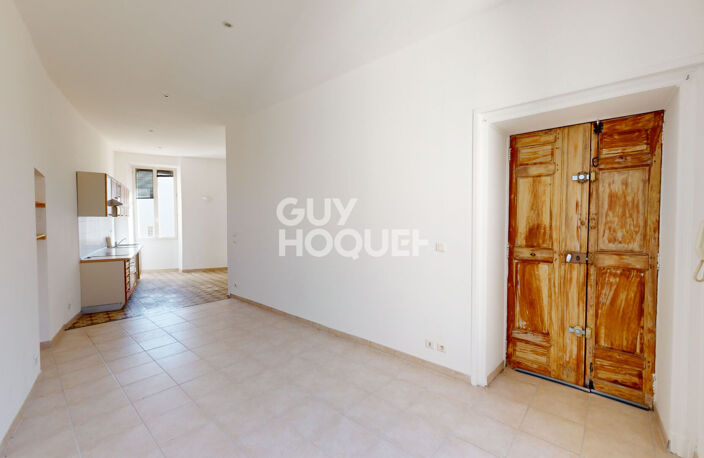 Carpentras - T2 de 48 m² - rénové et lumineux en centre-ville — photo 3