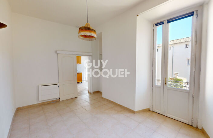 Carpentras - T2 de 48 m² - rénové et lumineux en centre-ville — photo 4