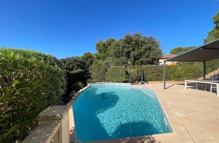 A VENDRE SIX-FOURS-LES-PLAGES 83140 LE BRUSC TRES JOLIE VILLA AVEC PISCINE GARAGE ET VUE DEGAGEE — photo 4