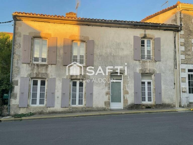 Cœur d'Aulnay-de-Saintonge  Charmante maison de ville de 114 m² avec cour et dépendance — photo 1
