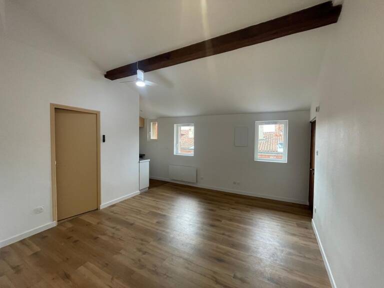 Appartement À Louer- Place Salengro — photo 1