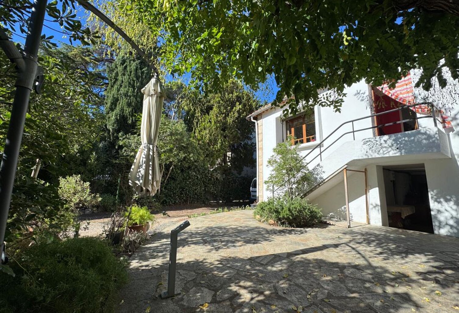 Maison de charme avec jardin arboré de 432m² et atelier de 90m² — photo 1