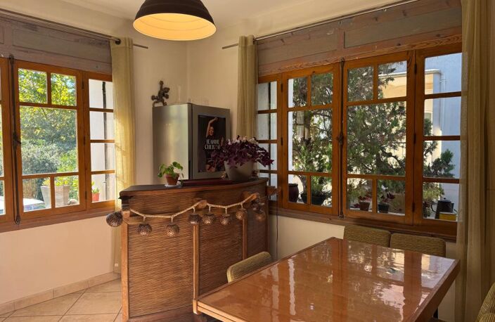 Maison de charme avec jardin arboré de 432m² et atelier de 90m² — photo 5
