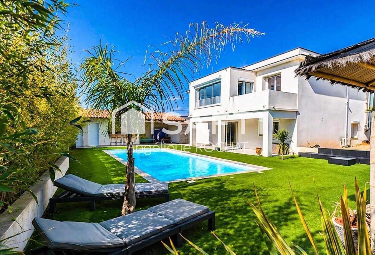 Nouveauté en Exclusivité chez SAFTI Magnifique ensemble 2 Villas au totale 254 m2 grande piscine avec triple carport garage dépendances Piscine — photo 1