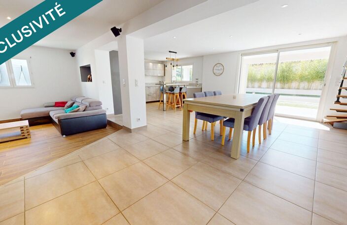 Nouveauté en Exclusivité chez SAFTI Magnifique ensemble 2 Villas au totale 254 m2 grande piscine avec triple carport garage dépendances Piscine — photo 3