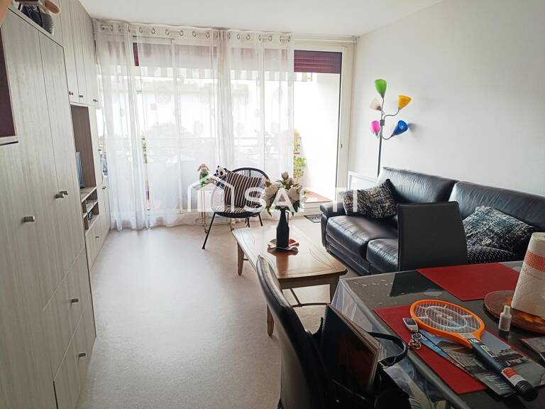 Tout à pieds à St jean de luz avec ce T3 /T4 traversant avec terrasse et doublé balcons — photo 1