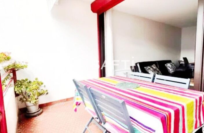 Tout à pieds à St jean de luz avec ce T3 /T4 traversant avec terrasse et doublé balcons — photo 3