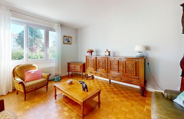 Appartement T3 de 77 m² À Vendre avec balcon, cave et box fermé inclus — photo 5