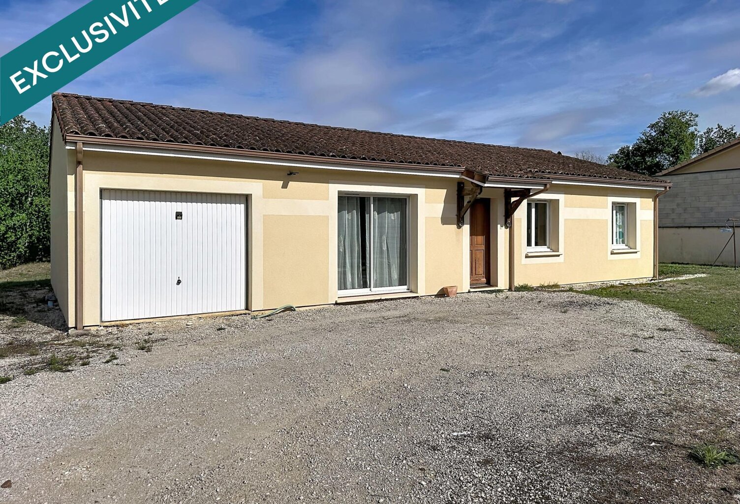 Maison de plain pied sur une  parcelle 647 m2 + 1 parcelle  constructible de 907 m2 — photo 1
