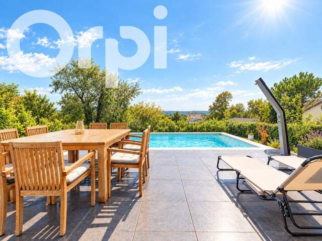Maison familiale 4+ chambres, piscine, jolie vue dégagée — photo du bien