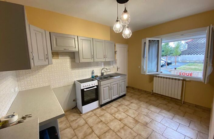 LOCATION : maison T3 bis  (90 m²) à AUSSILLON — photo 2