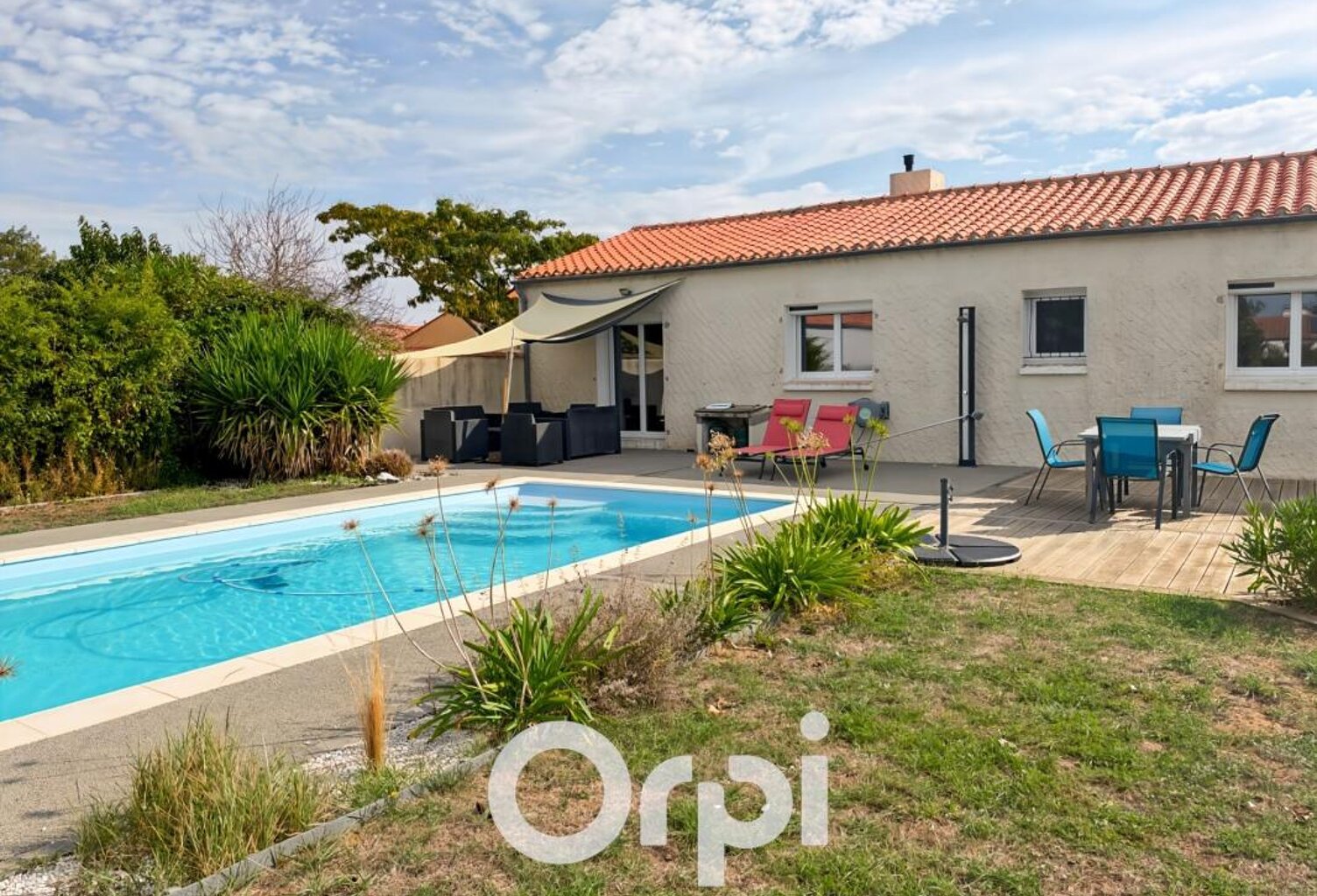 Jard-sur-Mer – Exclusivité – Maison 146 m² avec dépendance, piscine chauffée, terrain 1 350 m² — photo 1