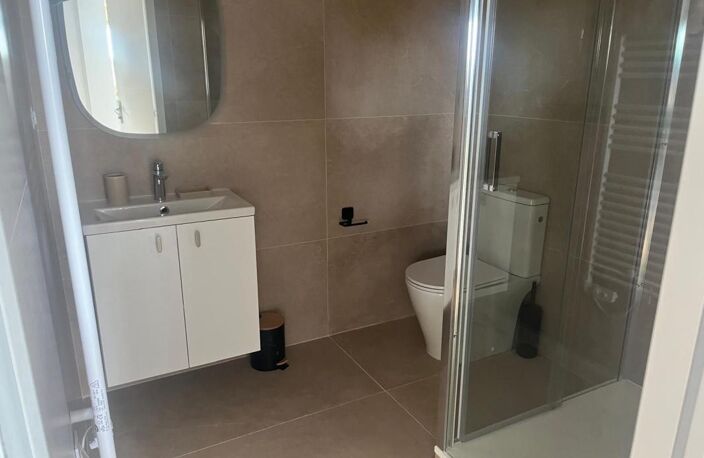 Appartement À Louer — photo 3
