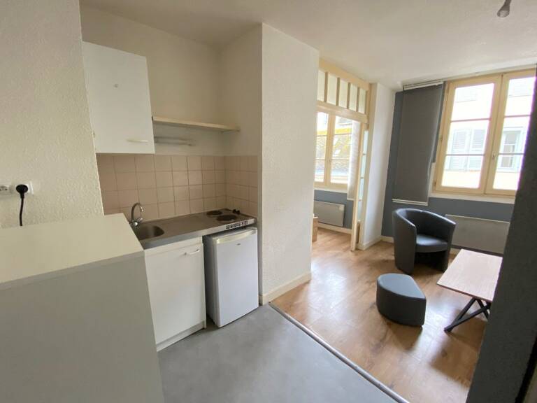 🏡 À LOUER – T1 BIS MEUBLÉ EN HYPER CENTRE-VILLE DE LIMOGES — photo 1