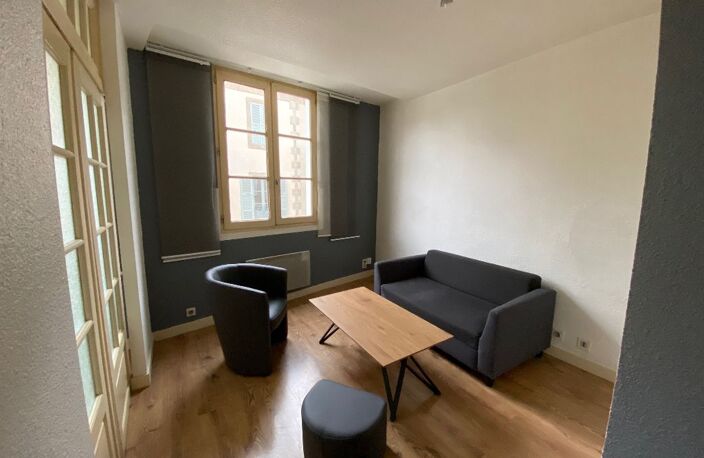 🏡 À LOUER – T1 BIS MEUBLÉ EN HYPER CENTRE-VILLE DE LIMOGES — photo 3