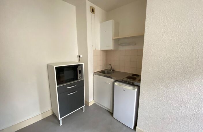 🏡 À LOUER – T1 BIS MEUBLÉ EN HYPER CENTRE-VILLE DE LIMOGES — photo 4