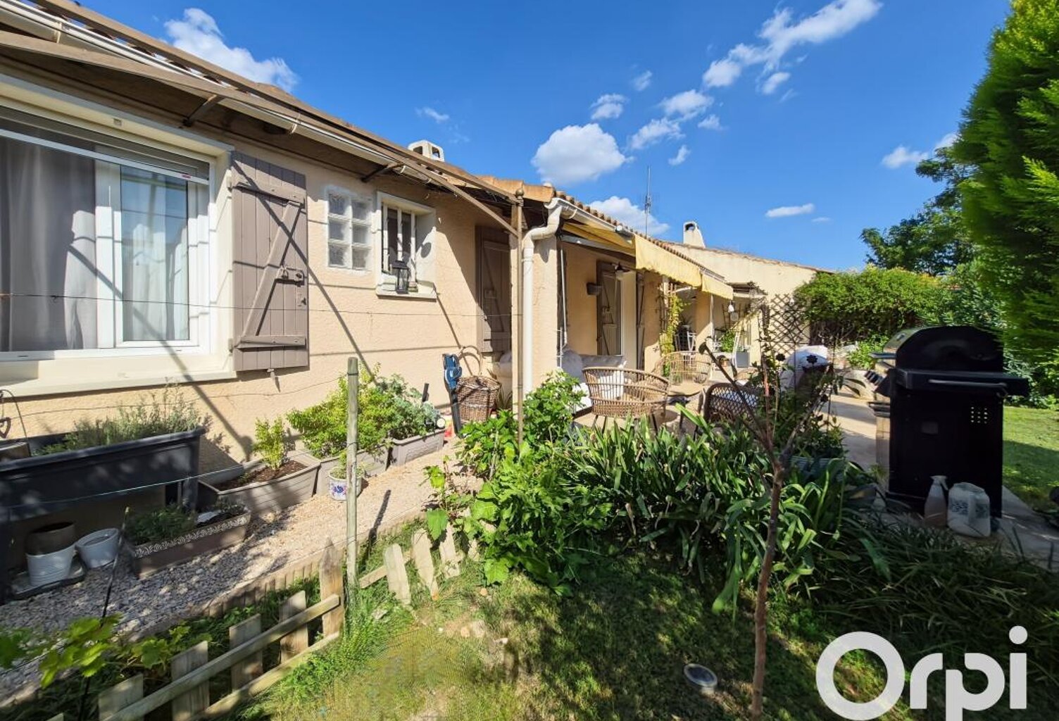 ORANGE – MAISON DE PLAIN-PIED RÉNOVÉE AVEC 4 CHAMBRES, JARDIN ET GARAGE — photo 1