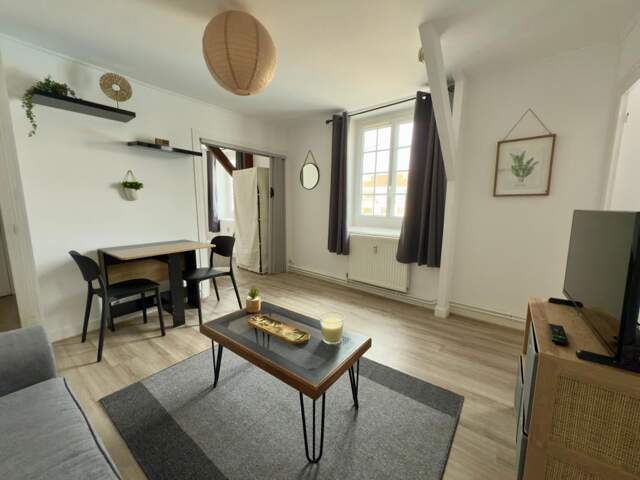 Appartement À Vendre — photo du bien