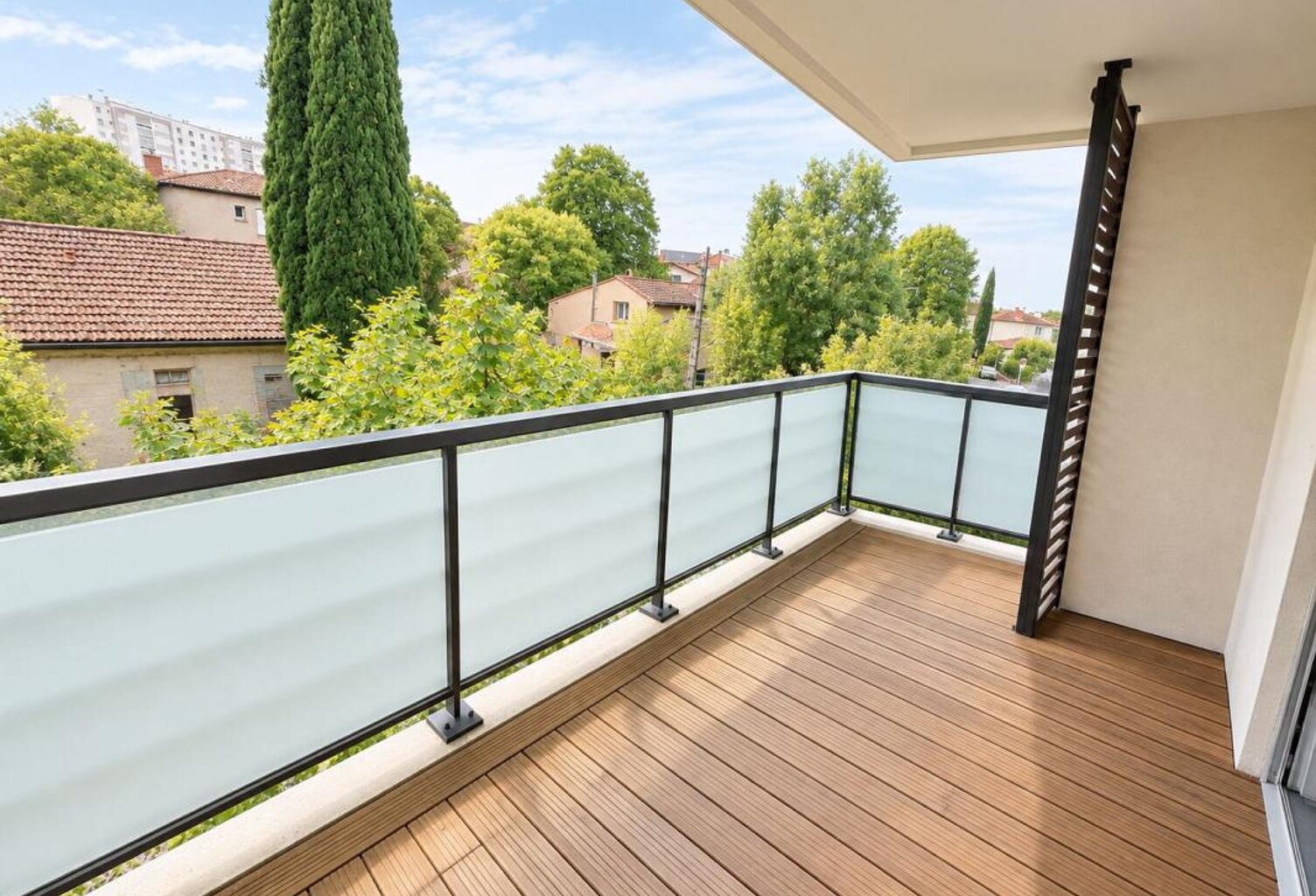 JOLIMONT/ ROSERAIE - Appartement T2 avec Terrasse & Parking — photo 1