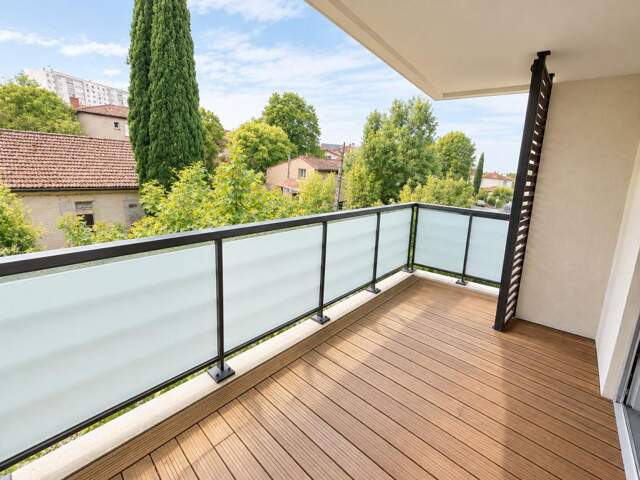 JOLIMONT/ ROSERAIE - Appartement T2 avec Terrasse & Parking — photo du bien