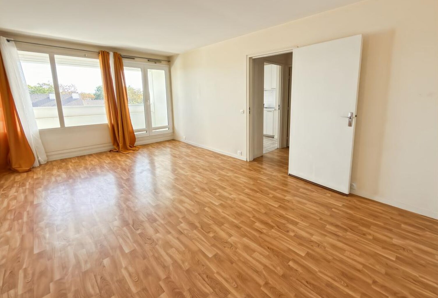 ✨ POTENTIEL & BELLES SURFACES — T2 DE 51 m² À OLIVET 🌿 — photo 1