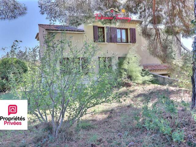 Villa 5 chambres, 2 salles d'eaux, grand garage, parcelle de 1600m² — photo du bien