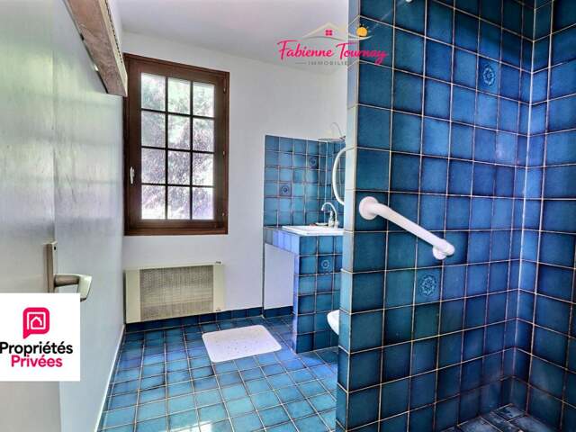 Villa 5 chambres, 2 salles d'eaux, grand garage, parcelle de 1600m² — photo du bien