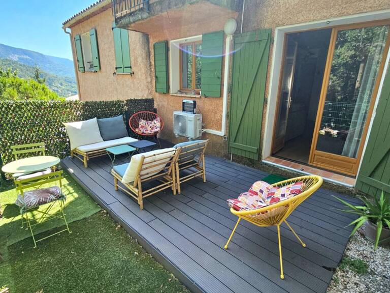 Maison mitoyenne totalement rénovée avec jardinet — photo 1